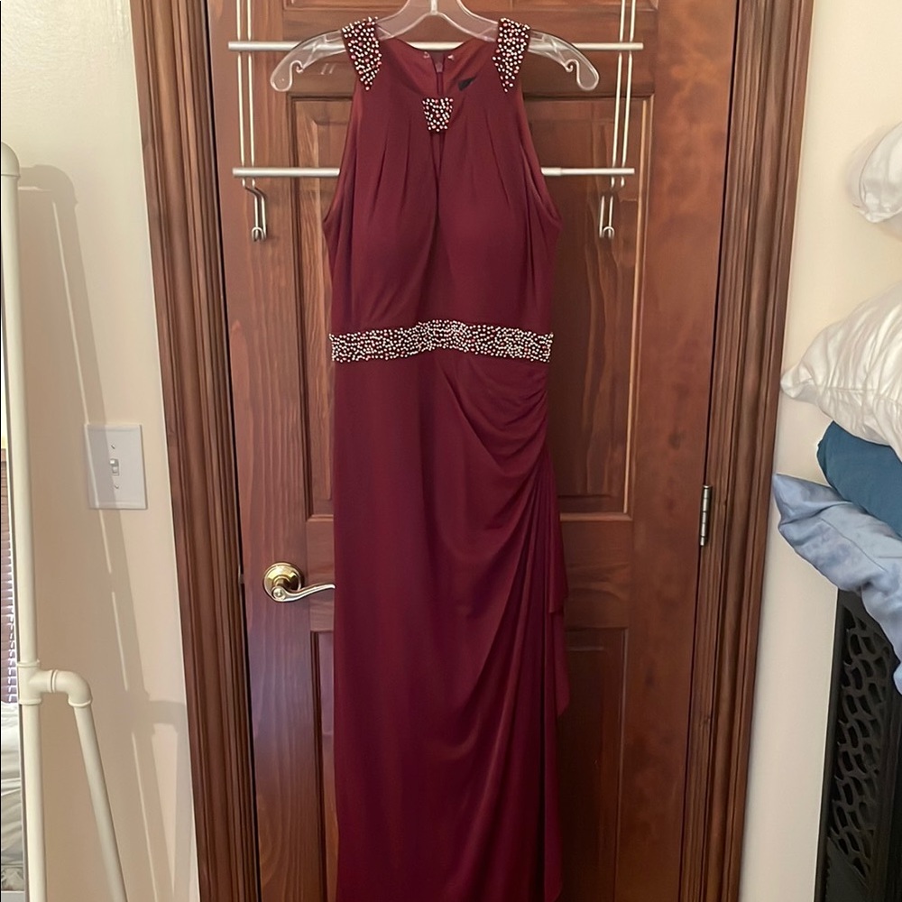 Elegant Burgundy Evening Dress
